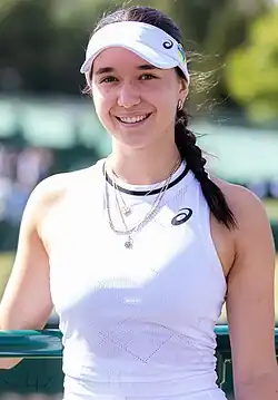 Eva Lysová v kvalifikaci Wimbledonu 2024