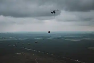 Falcon Leap 2021, výsadek z vrtulníku Mi-17 243. vrtulníkové letky[6]