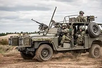 Land Rover Defender 130 Kajman