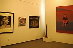 Ve stálé expozici soudobého českého umění se prolínala malba, fotografie a plastika