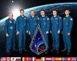 Zleva Scott Kelly, Sergej Volkov, Michail Kornijenko, Kjell Lindgren, Oleg Kononěnko a Kimija Jui