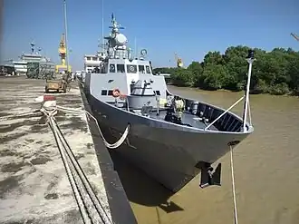 Člun s trupovým číslem 492