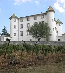 Château d'Aiguines od severu