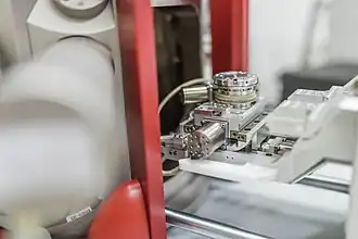 Detail elektronového mikroskopu Tescan