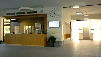 Vrátnice vlevo od vstupu (2015)