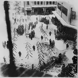 Incident 26. února, na policejním oddělení