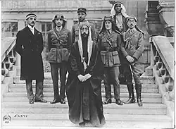 Princ Fajsal v Paříži během mírové konference v roce 1919