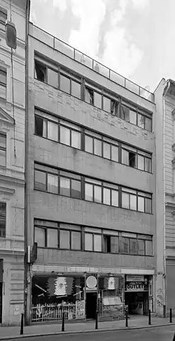 1938 Nájemní a obchodní dům Ferdinanda Baumanna, průčelí do ulice Ve Smečkách.