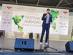 Venkovní zastřešené podium pro doprovodný program (2024)