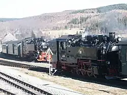 Křížení vlaků ve stanici Hammerunterwiesenthal