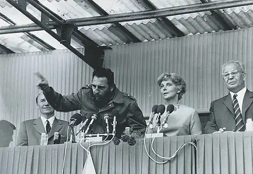 Fotografie z návštěvy Fidela Castra ve Středočeském kraji v roce 1972.