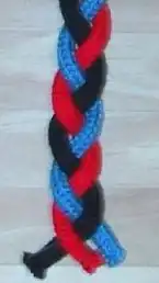 (1)Ručně splétaná šňůra ze tří prýmků