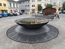 Moderní ocelová kašna