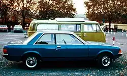 Ford Granada jako dvoudvéřová limuzína