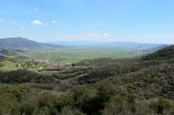 Krajina v okolí vysušeného jezera Xynias