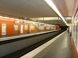 Nástupiště na stanici