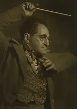 Fortissimo!, 1930–1940