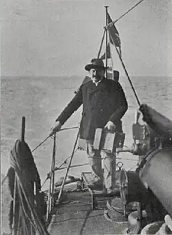 Fotograf Rudolf Bruner-Dvořák na palubě válečné lodi