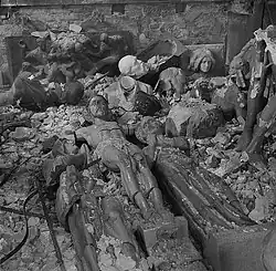 Kriege ^ Kriegsfolgen ^ Zerstörungen – Trümmer – Ruin