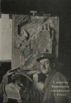 František Bílek (1889–1944) ve svém ateliéru