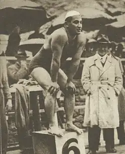 Na závodech v roce 1932