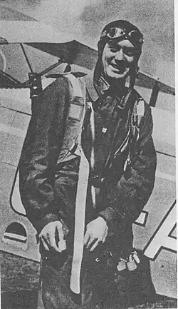 František Novák na šampionátu v Paříži v roce 1938 u letounu Avia B-422 (OK-AVC)