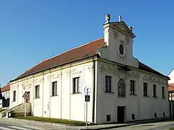 Františkánský klášter - Valtice Hradební 104.jpg