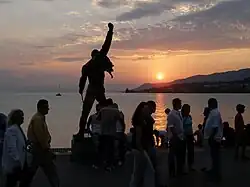 Socha Freddieho Mercuryho, která je vyfocená na přebalu alba Made In Heaven