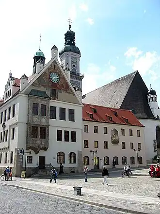 Radnice s kostelem sv. Jiří