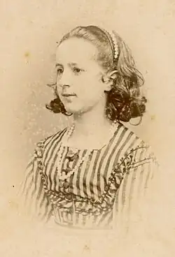 Slečna Aas jako mladá dívka, asi 1881