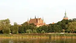 Pohled na katedrálu Nanebevzetí Panny Marie