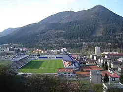 Stadion MFK Ružomberok s Rybárpolem v pozadí