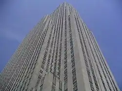 Odstupy na náměstí Rockefeller Plaza 30 podle územního rozhodnutí z roku 1916