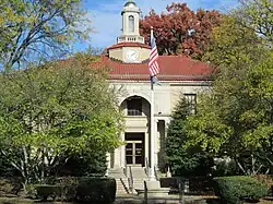 Glen Ridge Borough Hall na podzim