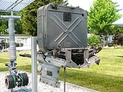 Systém kanónu GŠ-23 a zásobníku nábojů stíhacího letounu MiG-23.