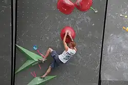 Gabriele Moroni na SP 2017 v boulderingu v Mnichově