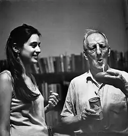 Gail Mazur a Gordon Cairnie ve společnosti Grolier