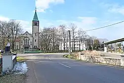 Římskokatolický kostel Božského srdce Ježíšova ve středu obce