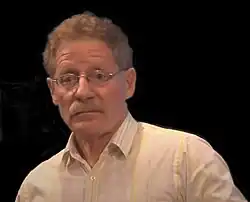 Gary Edwards přednáší o humoru ve zdravotnictví (rok 2014)