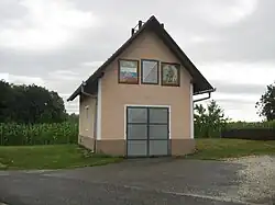 Hasičská zbrojnice ve vsi Stara Gora