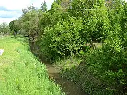 Jedno z ramen říčky v obci Gemerský Jablonec