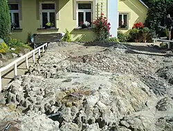 Reliéfní geologická mapa, vybudovaná Rudolfem Köglerem na zahradě domu čp. 30 v Zahradách u Krásné Lípy
