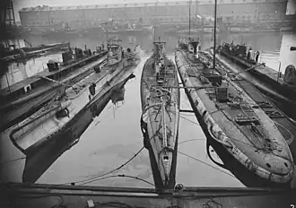 SM U 79 (druhá zleva) v Cherbourgu