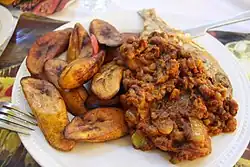 Red red a smažené plantainy