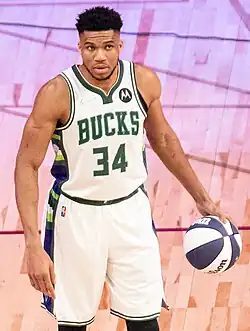 Giannis Antetokounmpo (19. února 2022)