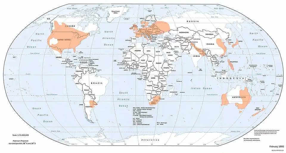 Mapa světa s vyznačením oblastí častého výskytu tornád (oranžově).