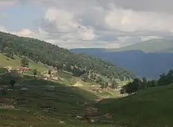 Pohled z průsmyku do soutěsky