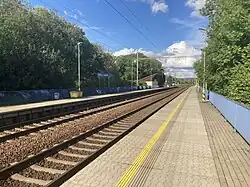 pohled z 2. nástupiště na zastávku