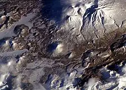 Satelitní snímek Asači (vpravo nahoře).