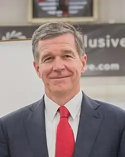 Roy Cooper (20. prosince 2018)